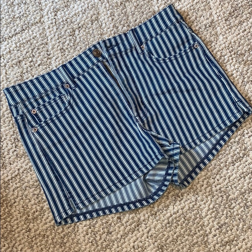 AMERICAN EAGLE pen stripped jean shorts